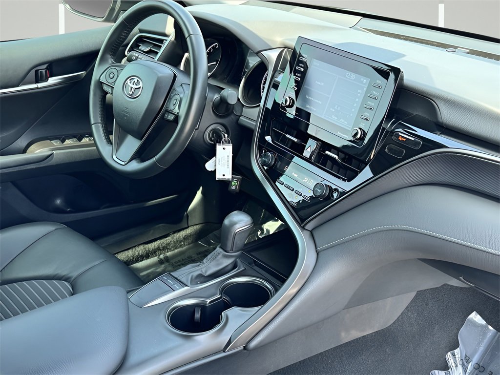 Used 2024 Toyota Camry SE image 6