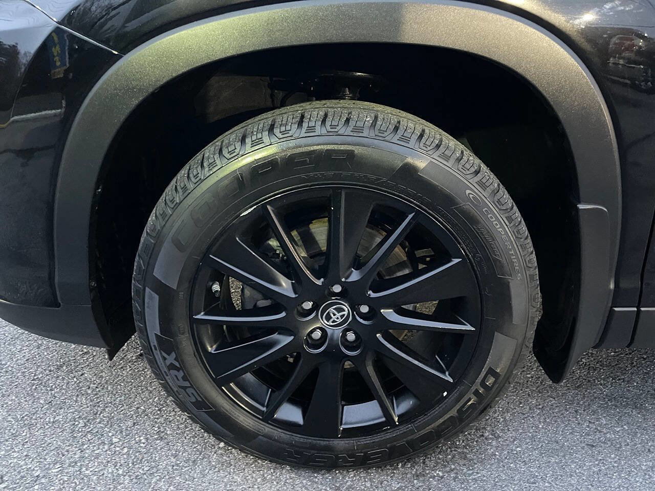 Used 2019 Toyota Highlander SE AWD/4WD image 12