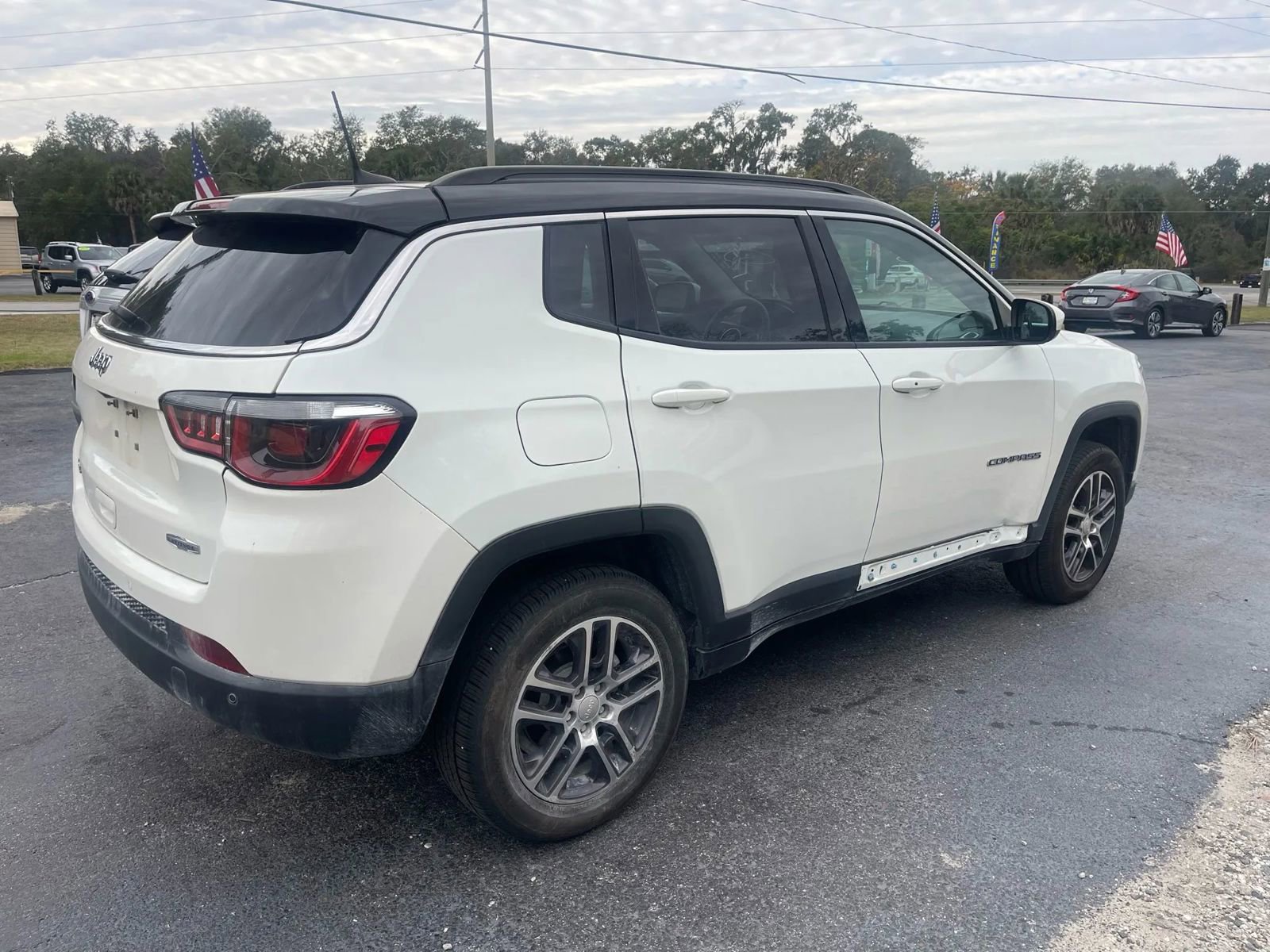 Used 2018 Jeep Compass Latitude w/ Popular Equipment Group image 4