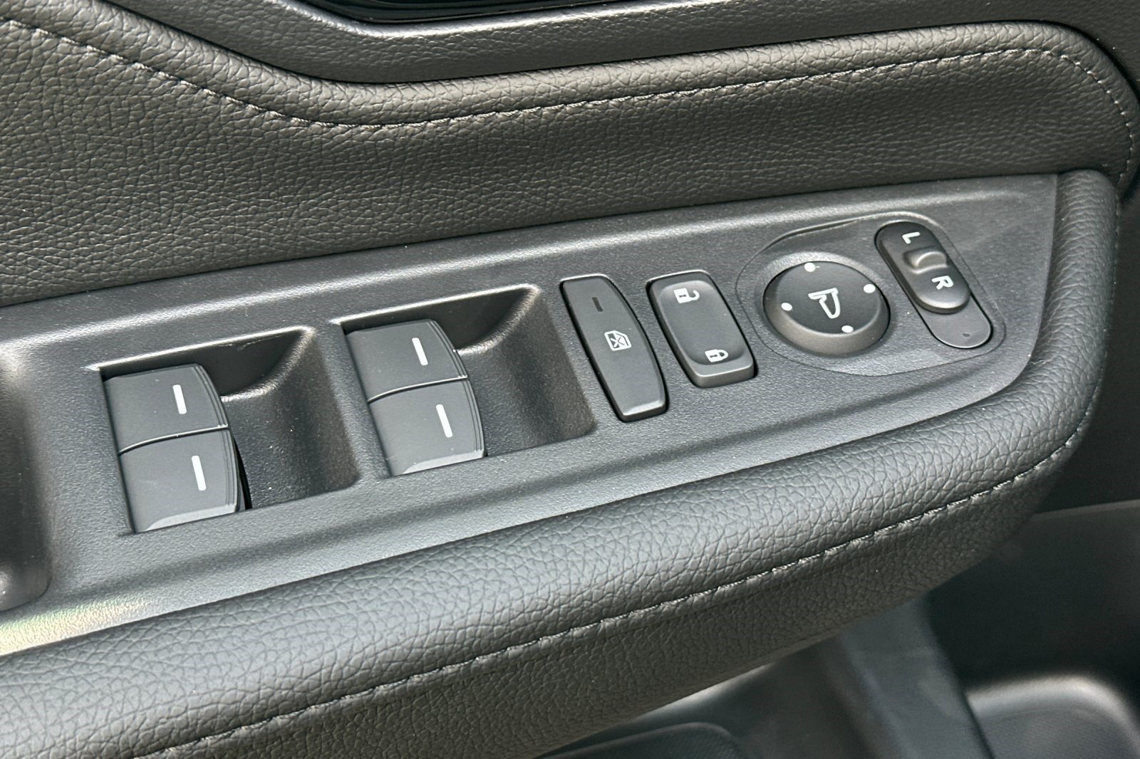 New 2026 Honda Odyssey Touring image 13