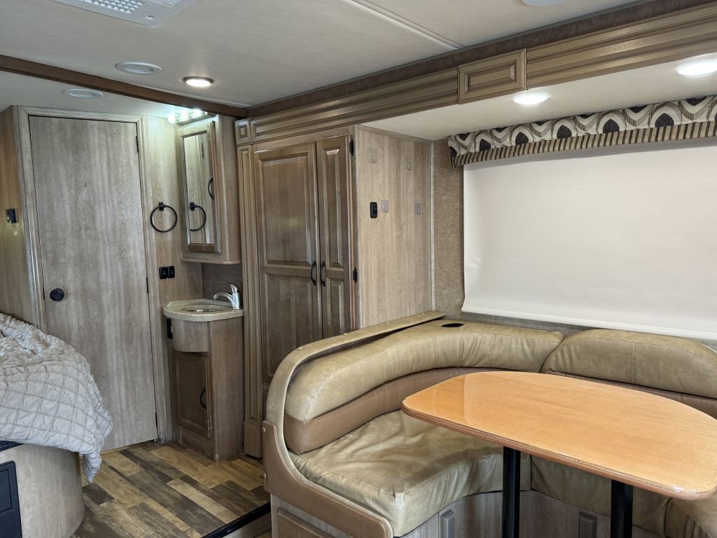 Used 2014 Mercedes-Benz Sprinter 3500 image 75