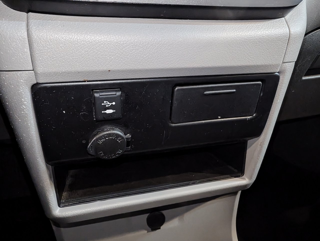 Used 2020 Toyota Sienna LE AWD/4WD image 41