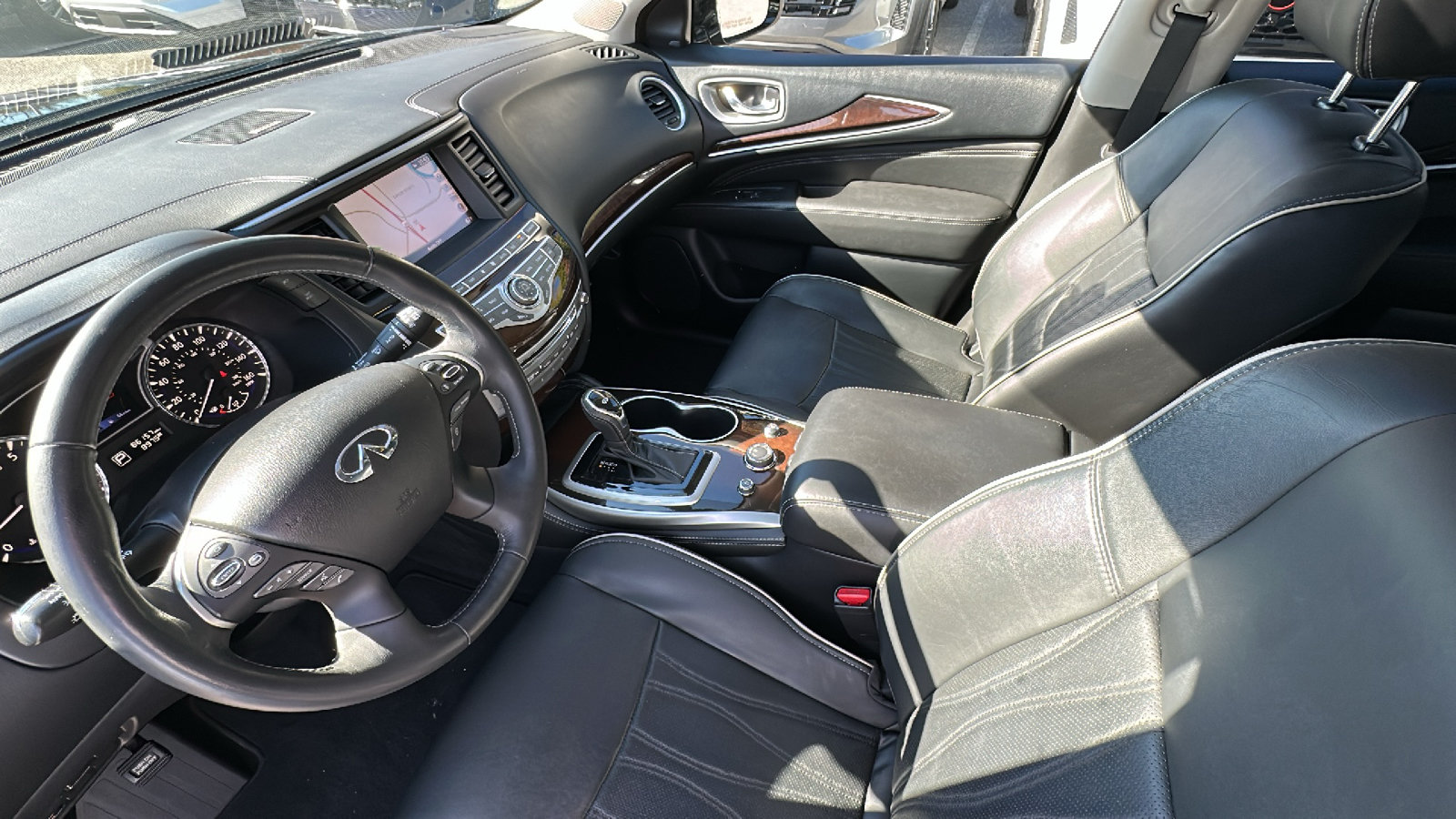 Used 2019 INFINITI QX60 Luxe w/ Sensory Package AWD/4WD image 22