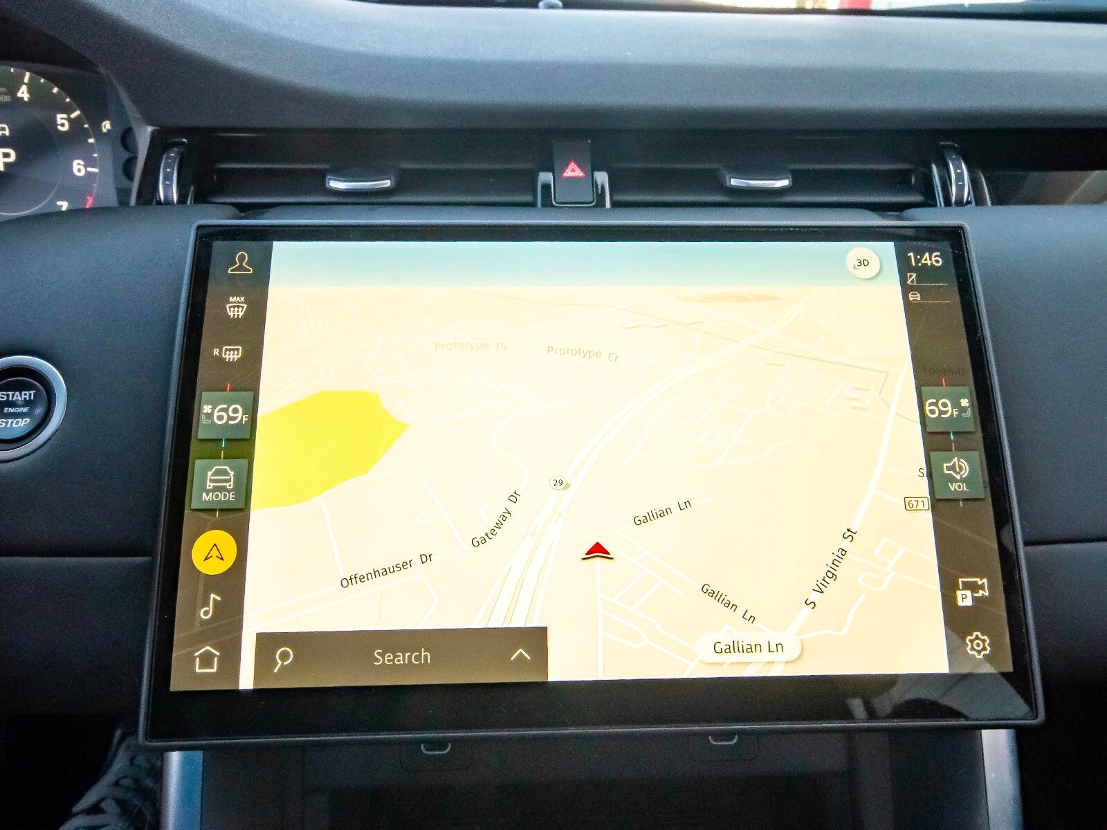 Used 2025 Land Rover Discovery Sport S image 22