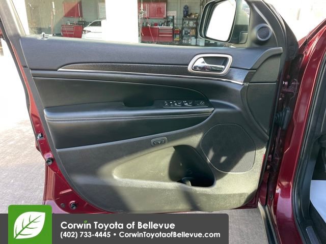 Used 2017 Jeep Grand Cherokee Limited image 12