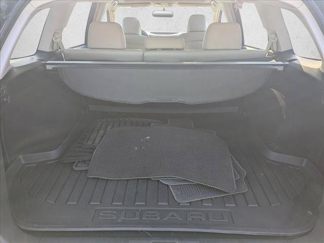 Used 2014 Subaru Outback 2.5i Limited w/ Moonroof Package AWD/4WD image 6