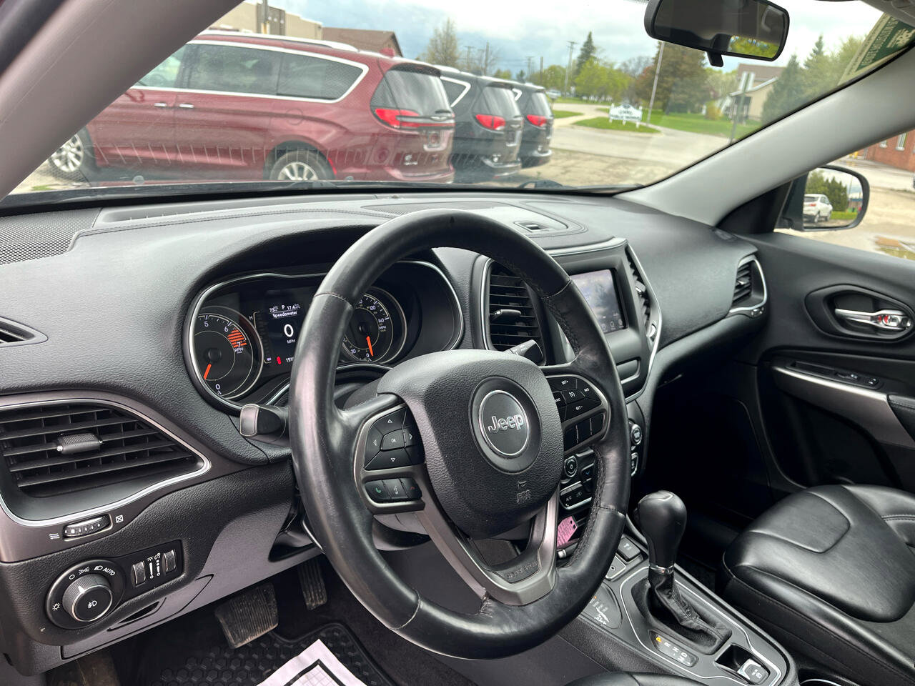Used 2019 Jeep Cherokee Latitude Plus w/ Cold Weather Group image 14