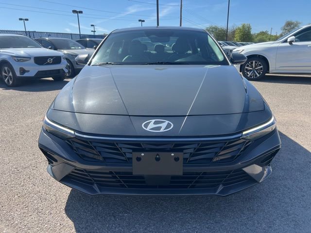 Used 2025 Hyundai Elantra Limited FWD image 9