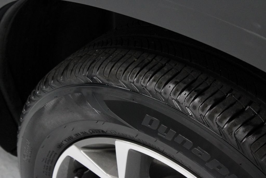 Used 2025 Chevrolet Trax LT FWD image 19