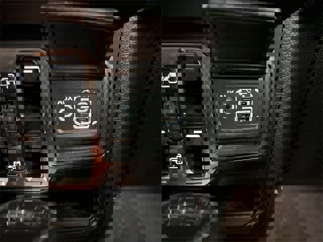 Used 2022 Jeep Gladiator Sport image 35