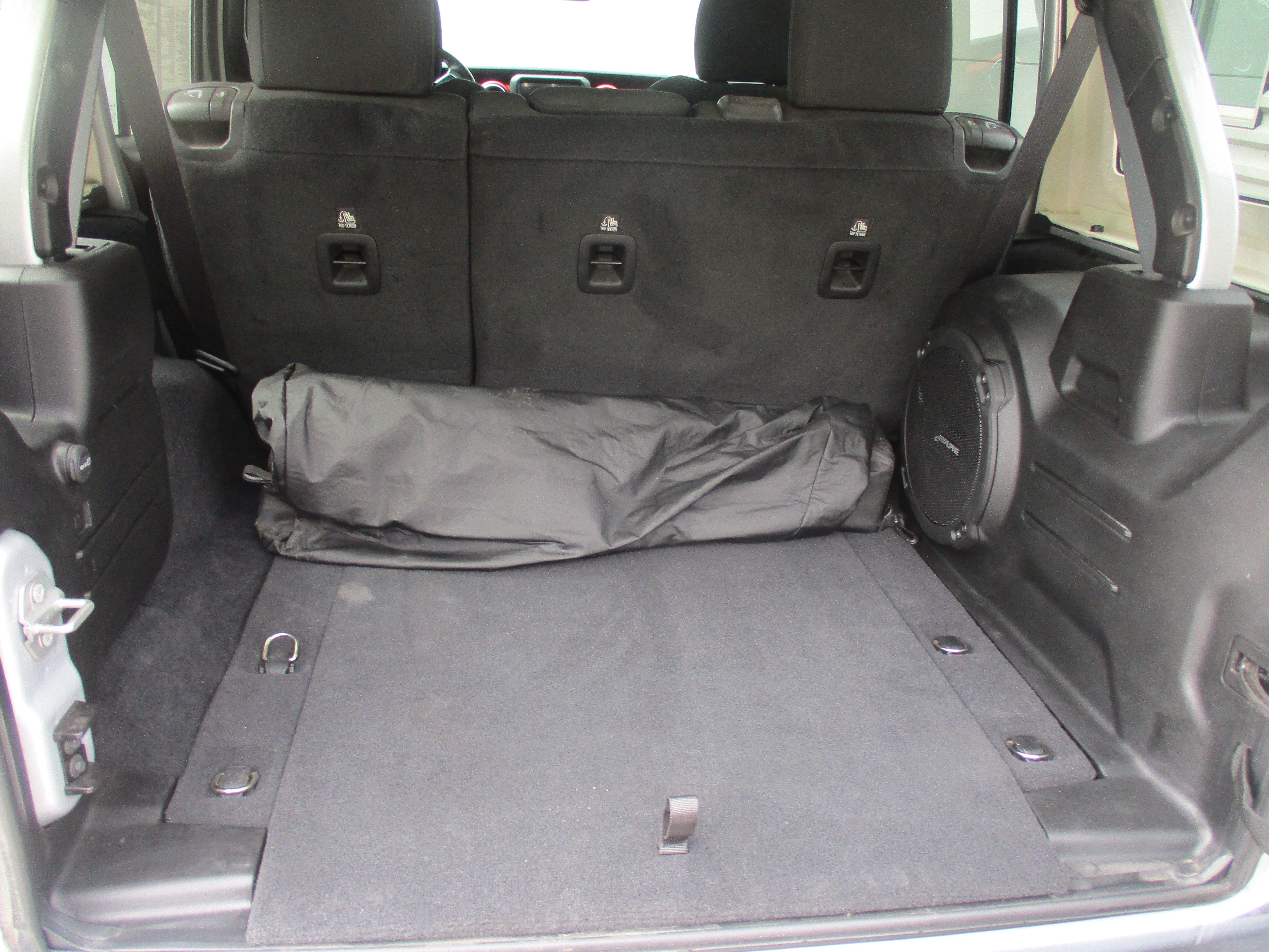 Used 2022 Jeep Wrangler Unlimited Rubicon AWD/4WD image 11