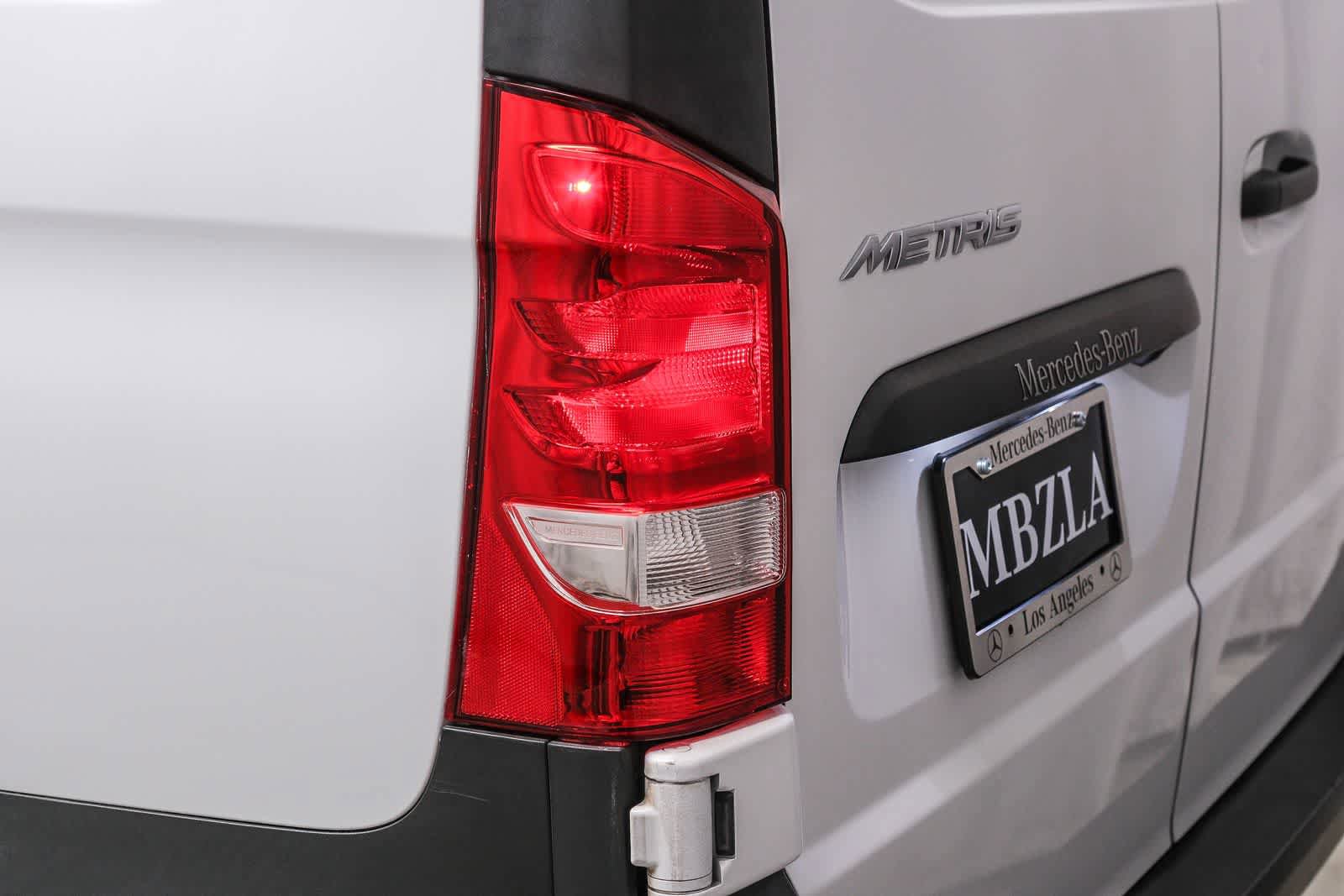 Used 2023 Mercedes-Benz Metris image 7