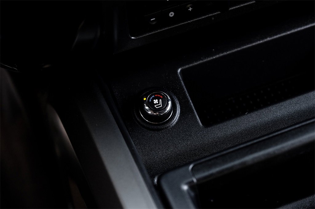 Used 2020 Nissan Titan Platinum Reserve w/ Moonroof Package image 23