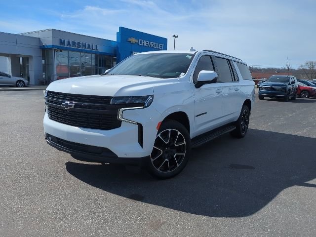 Used 2023 Chevrolet Suburban RST w/ Luxury Package AWD/4WD image 2