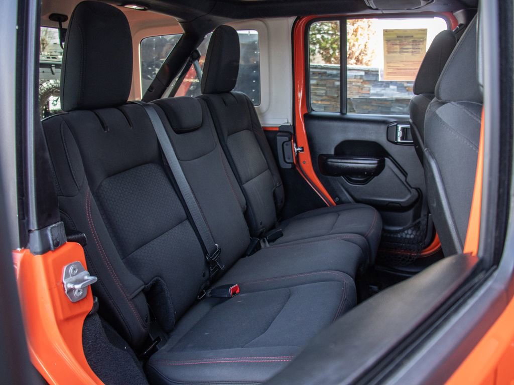 Used 2018 Jeep Wrangler Unlimited Rubicon w/ Safety Group AWD/4WD image 20