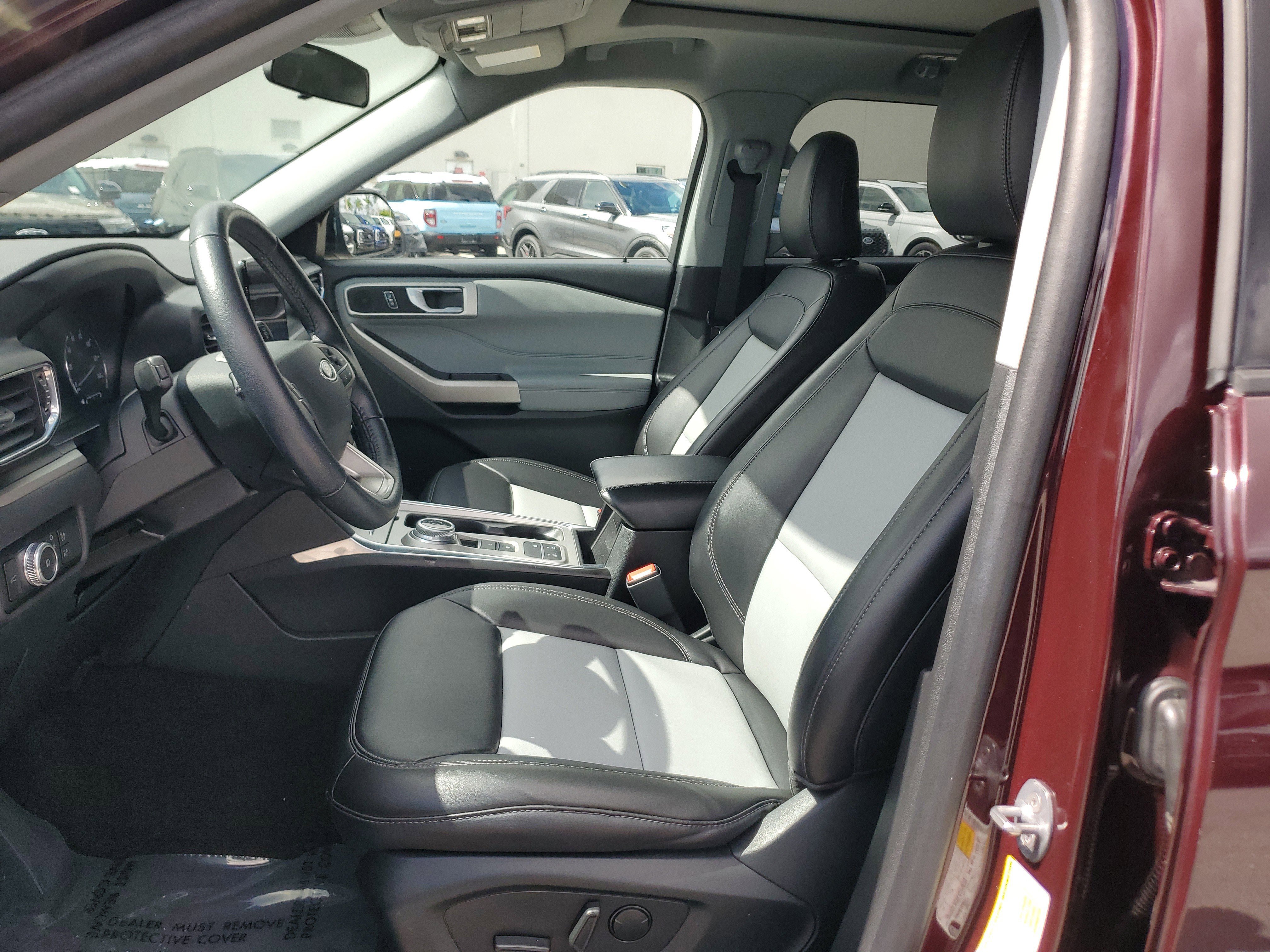 Used 2023 Ford Explorer XLT w/ Equipment Group 202A image 12