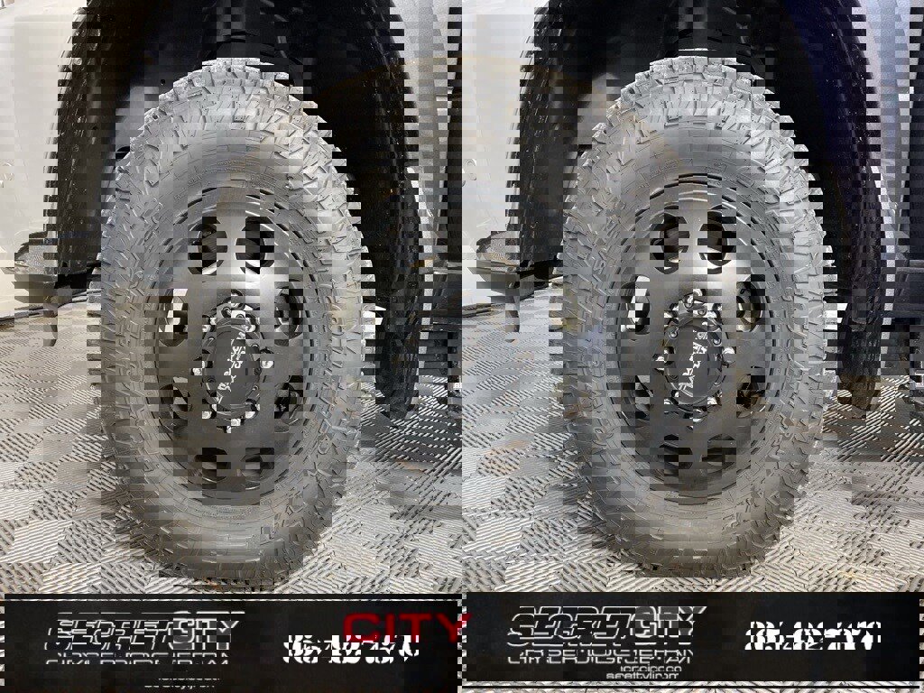 Used 2018 RAM 3500 Laramie Longhorn image 9