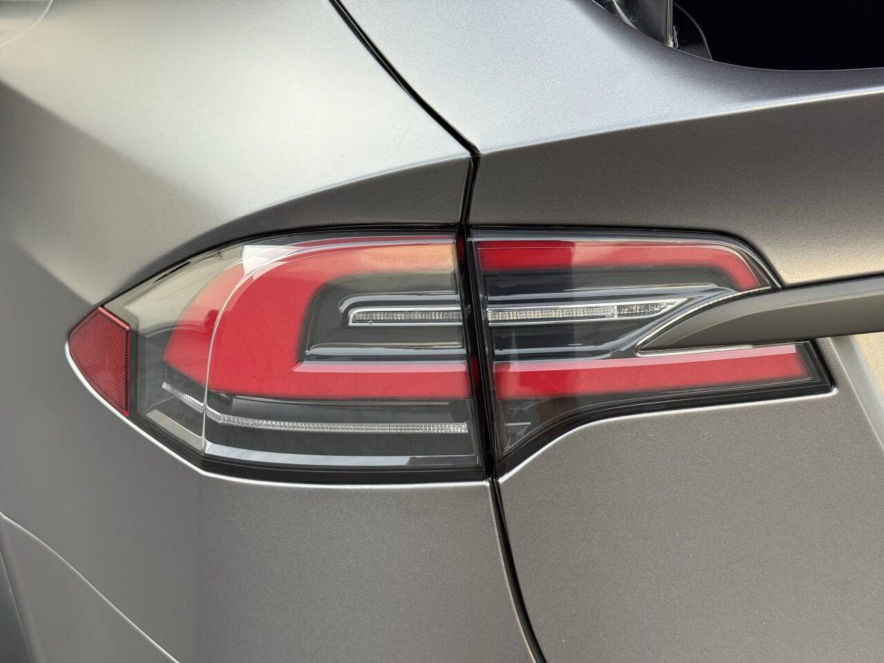 Used 2018 Tesla Model X P100D image 15