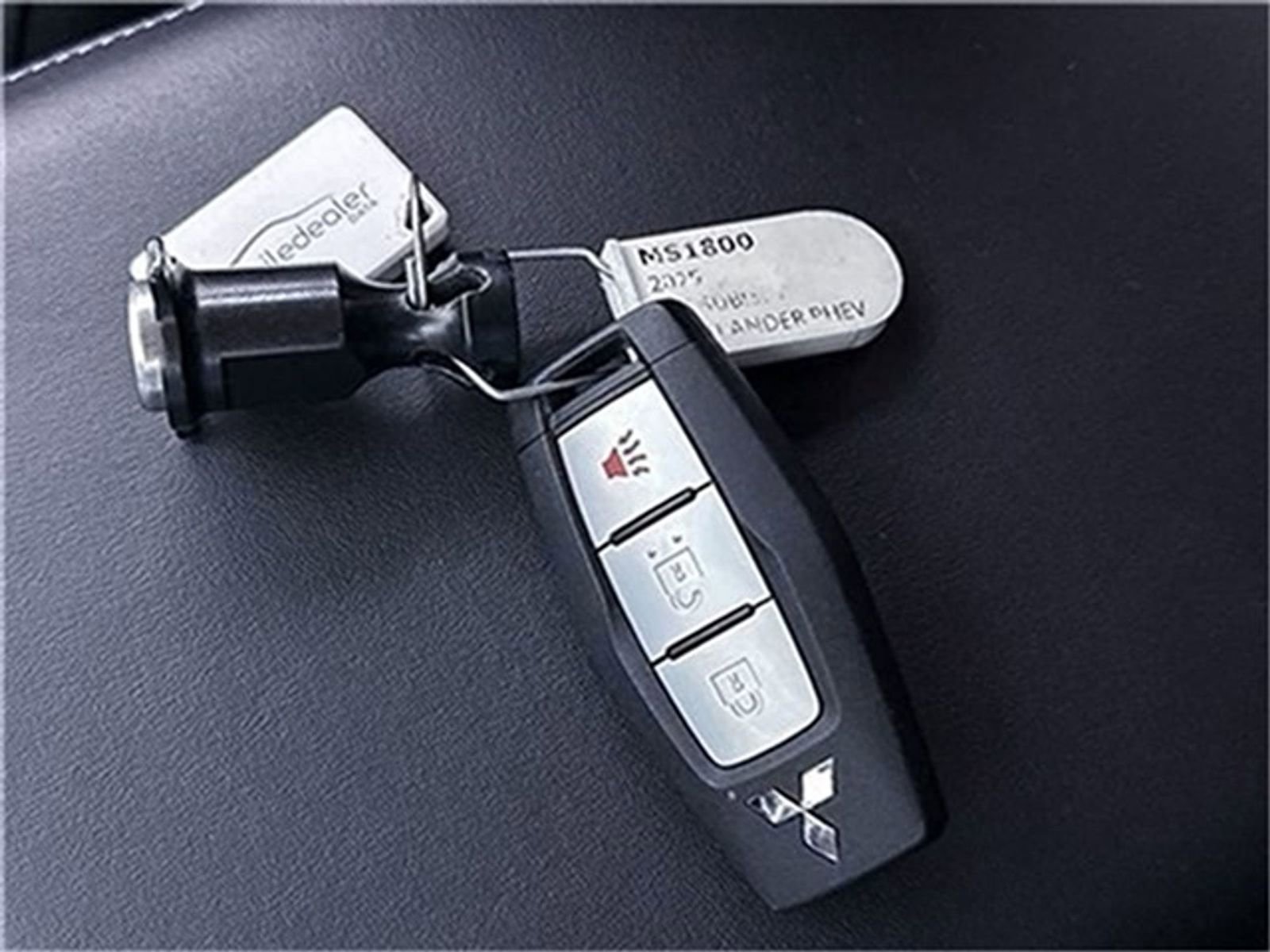 New 2025 Mitsubishi Outlander ES image 26