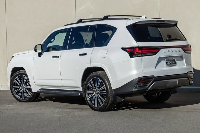 Used 2024 Lexus LX 600 4WD w/ Luxury Package image 3