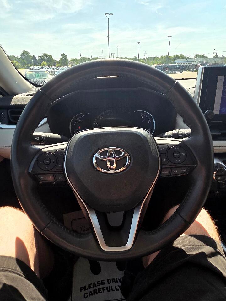Used 2023 Toyota RAV4 XLE image 18
