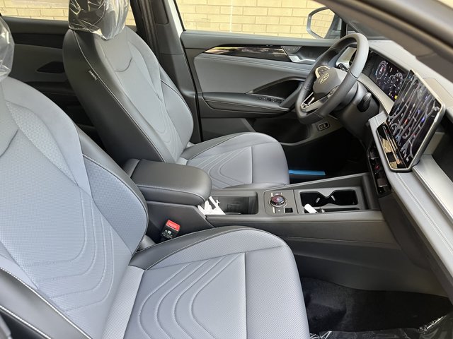 New 2026 Volkswagen Tiguan SE R-Line AWD/4WD image 6