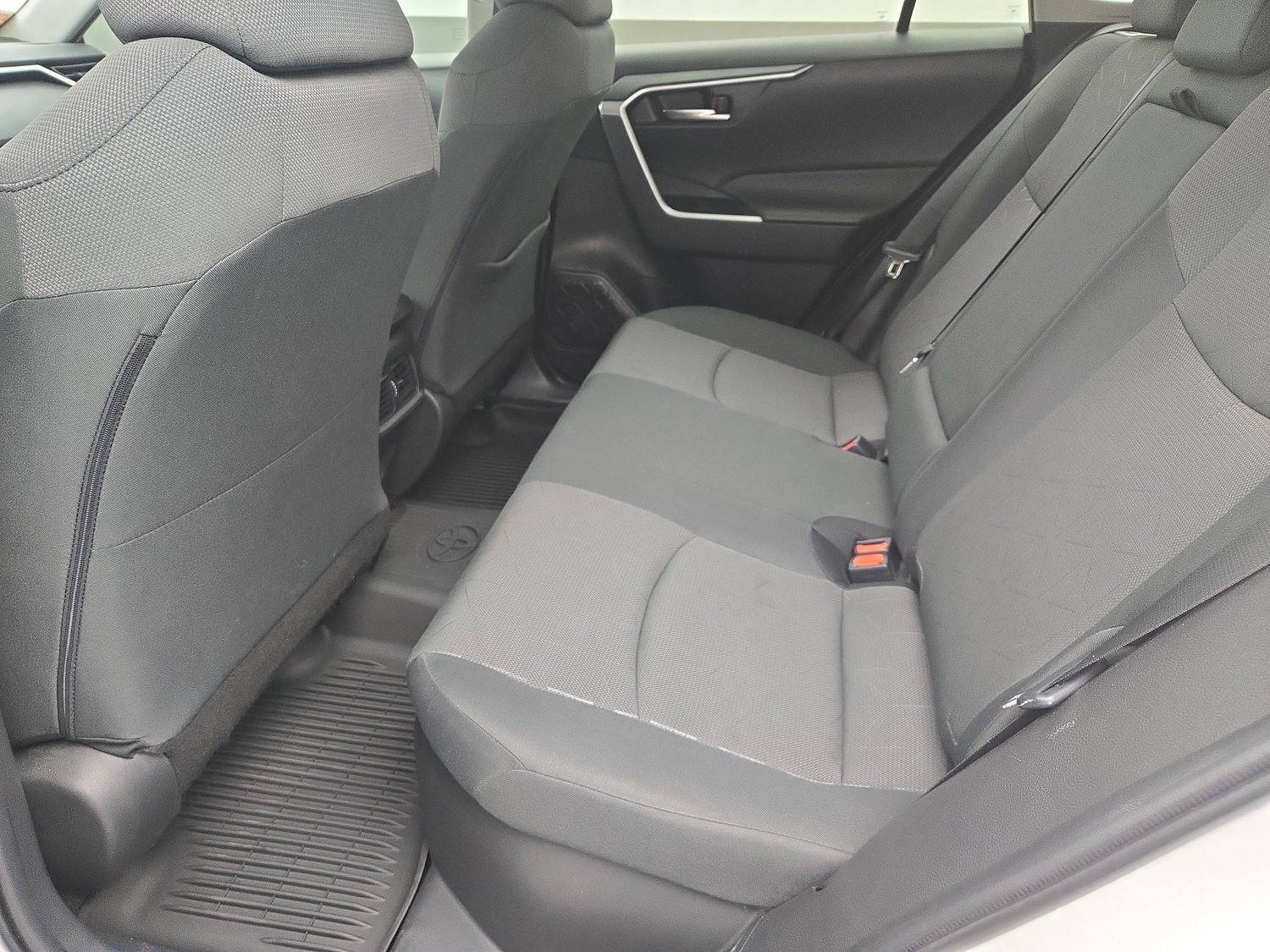 Used 2024 Toyota RAV4 XLE AWD/4WD image 17