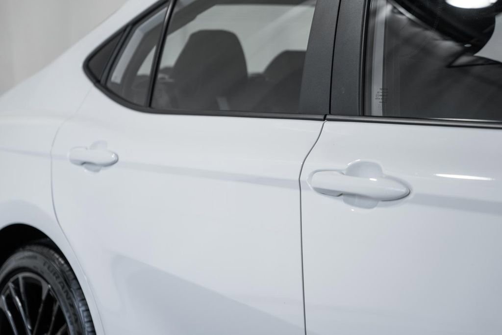 Used 2025 Toyota Camry SE image 15