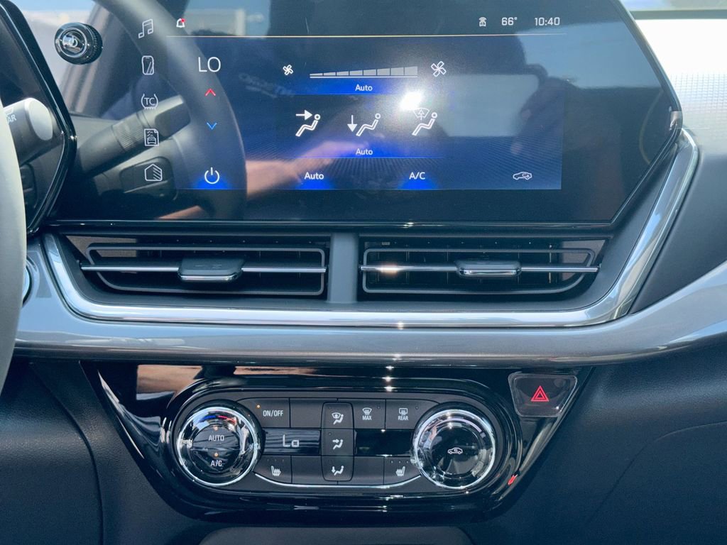 New 2026 Chevrolet Trax ACTIV FWD image 25