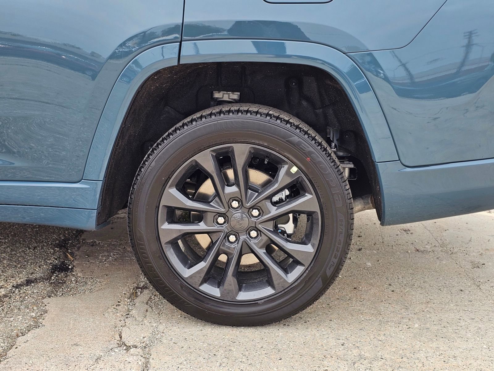 New 2026 Jeep Grand Cherokee L Limited Reserve AWD/4WD image 9