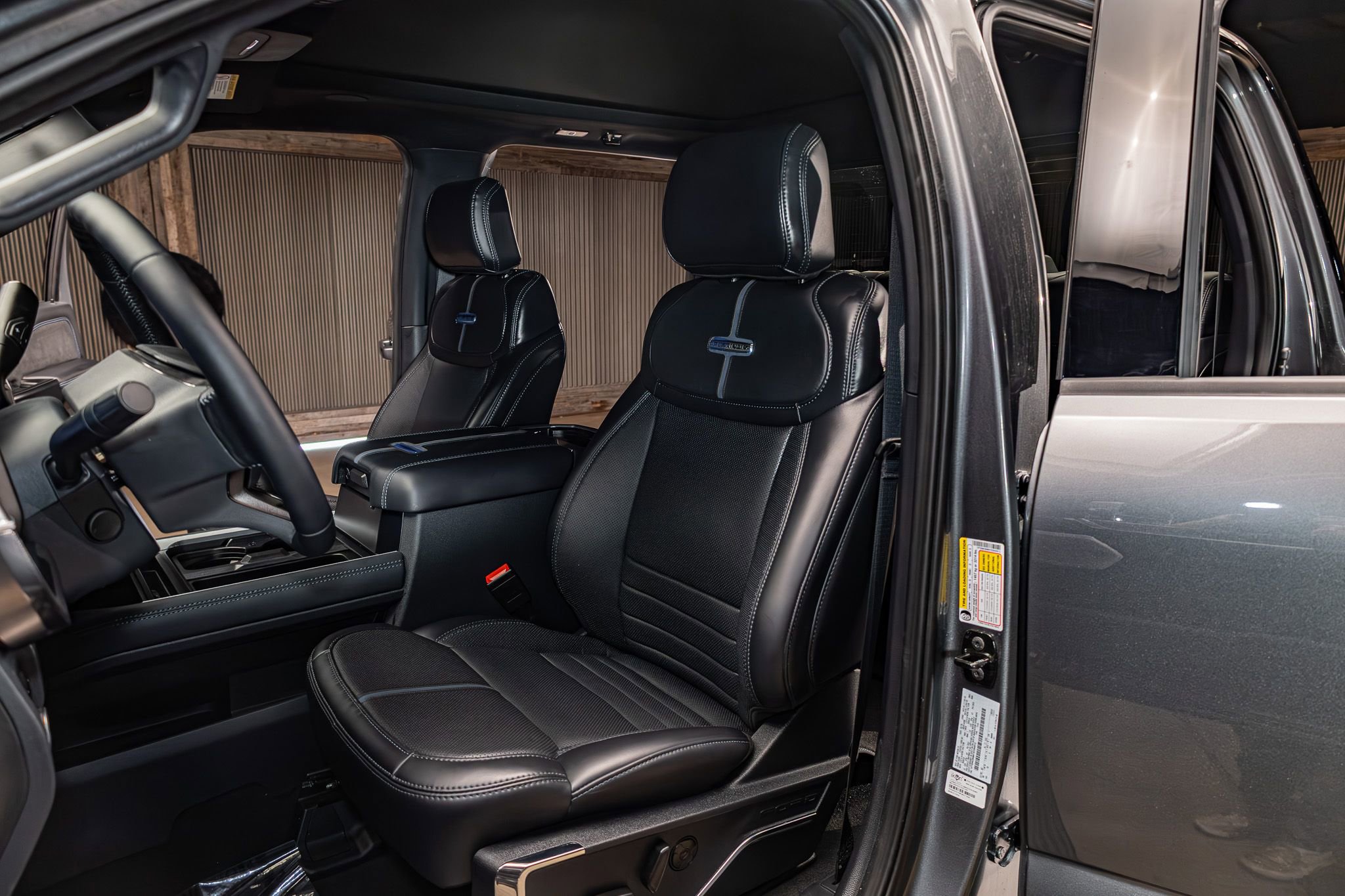 Used 2026 Ford F250 Platinum AWD/4WD image 24