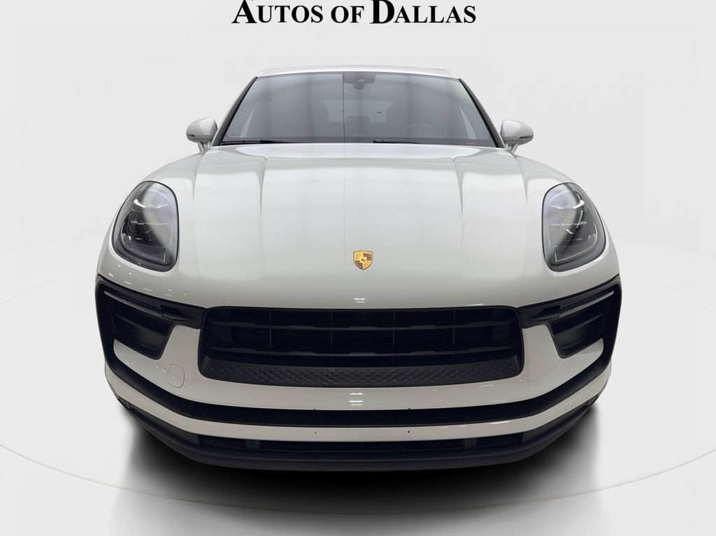 Used 2022 Porsche Macan AWD/4WD image 3