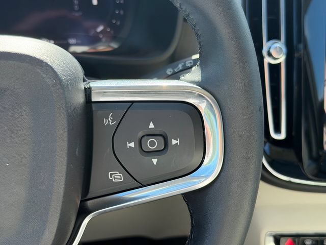 Certified 2024 Volvo XC40 B5 Plus w/ Protection Package AWD/4WD image 28