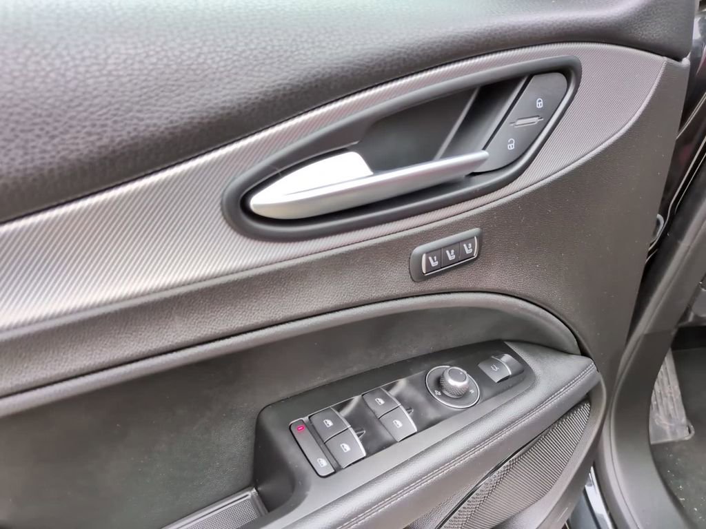 Used 2024 Alfa Romeo Stelvio Veloce image 22