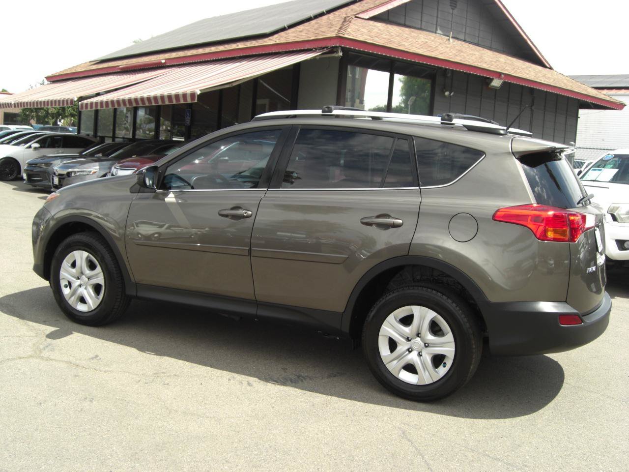 Used 2015 Toyota RAV4 LE FWD image 10