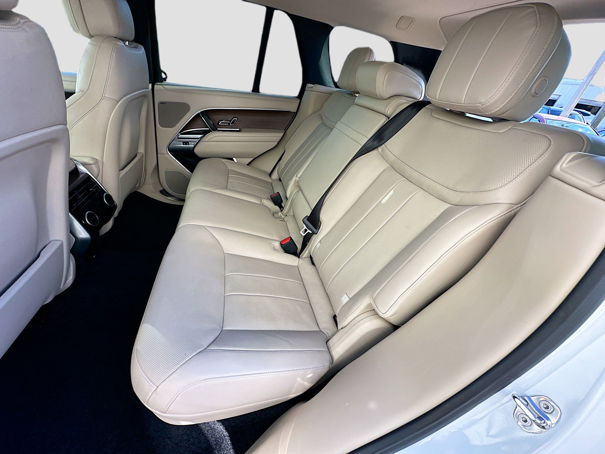 Used 2024 Land Rover Range Rover SE image 26