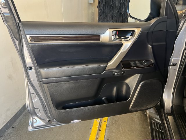 Used 2018 Lexus GX 460 w/ Navigation Package AWD/4WD image 27