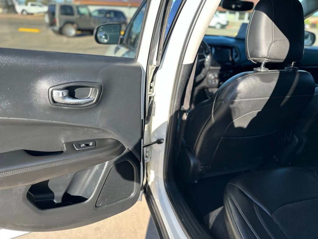 Used 2018 Jeep Compass Altitude w/ Popular Equipment Group image 12