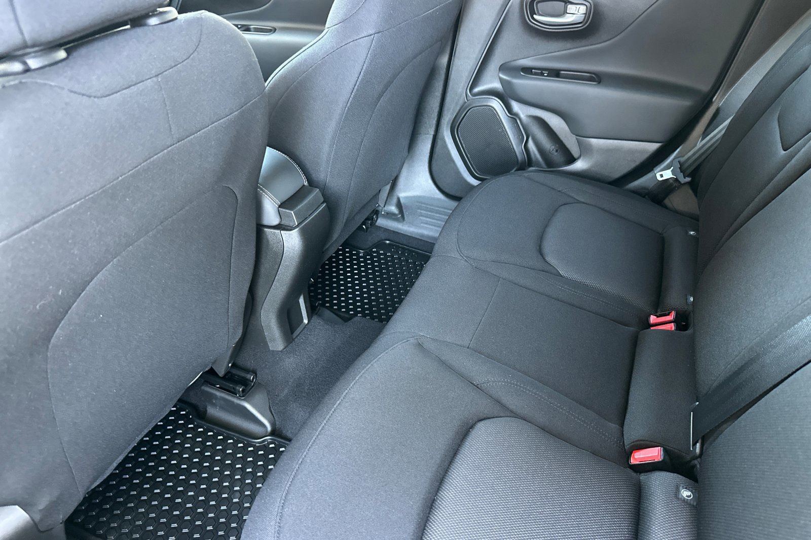 Used 2023 Jeep Renegade Latitude image 13