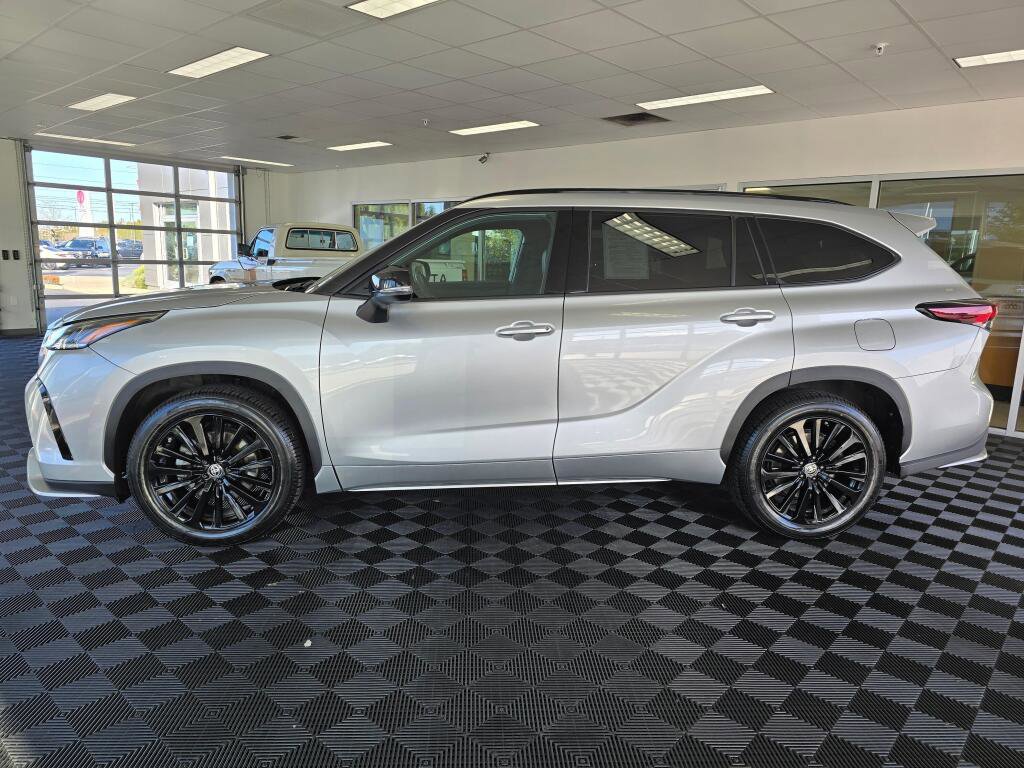 Used 2024 Toyota Highlander XSE image 6