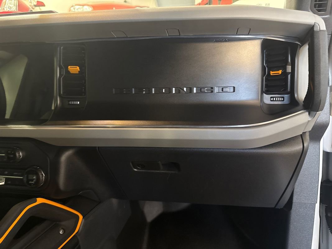 Used 2023 Ford Bronco Badlands image 90