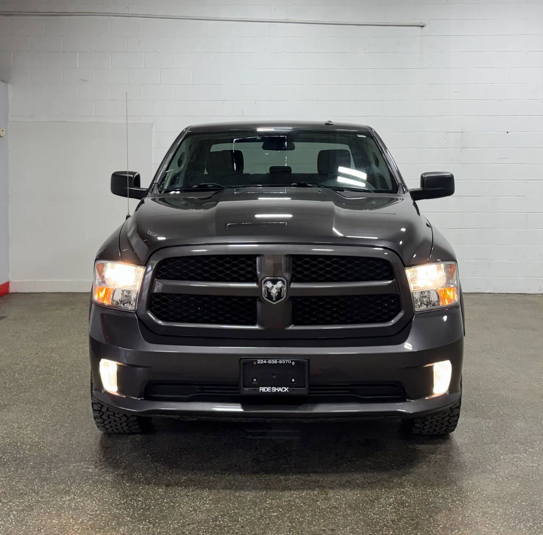 Used 2018 RAM 1500 Express w/ Express Value Package AWD/4WD image 2