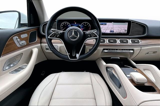 Used 2025 Mercedes-Benz GLE 350 4MATIC image 11