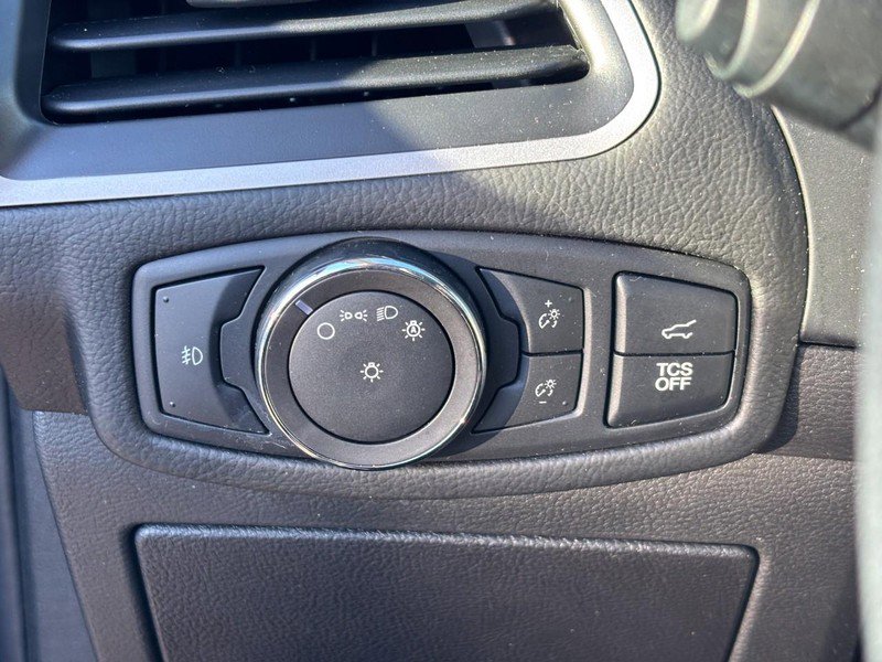 Used 2022 Ford Edge SEL w/ Convenience Package image 18