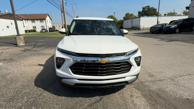 Used 2024 Chevrolet TrailBlazer LT w/ LT Cold Weather Package FWD image 3