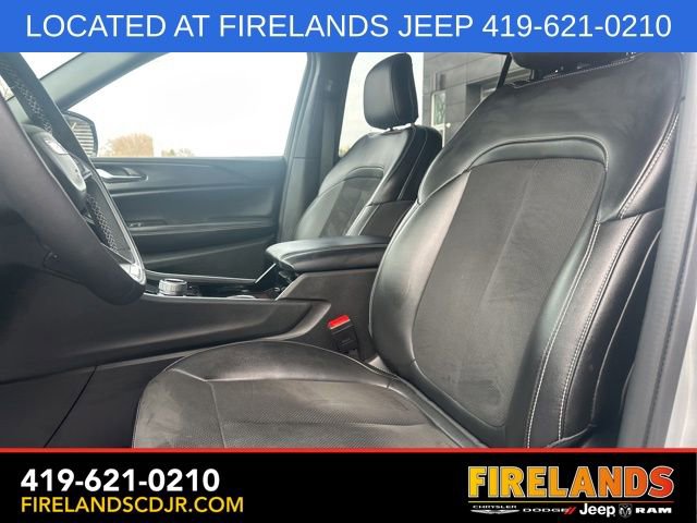 Used 2023 Jeep Grand Cherokee L Laredo image 21