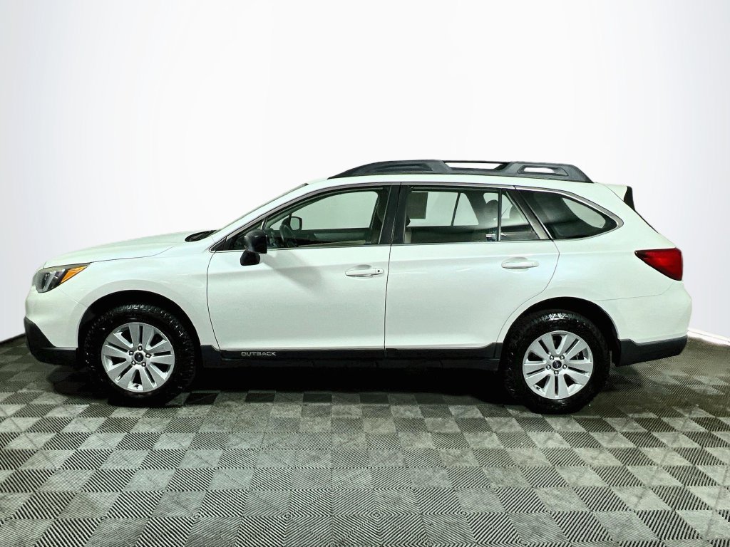 Used 2017 Subaru Outback 2.5i AWD/4WD image 4