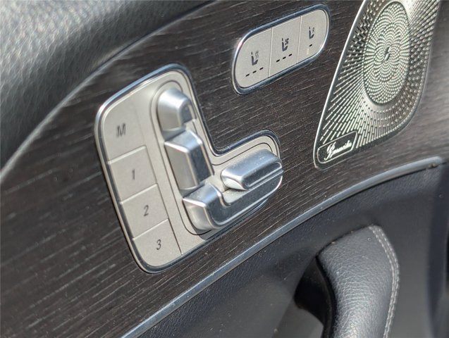 Used 2021 Mercedes-Benz GLS 450 4MATIC image 9