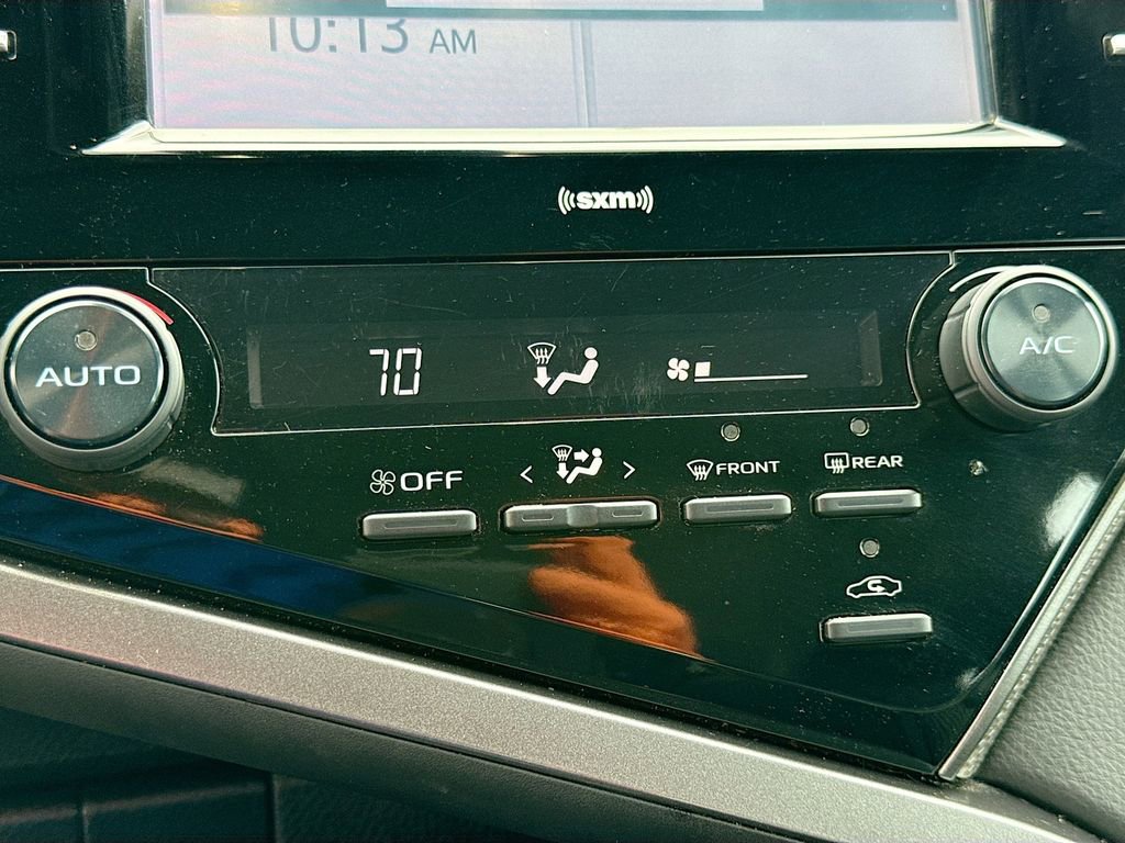 Used 2020 Toyota Camry SE image 15