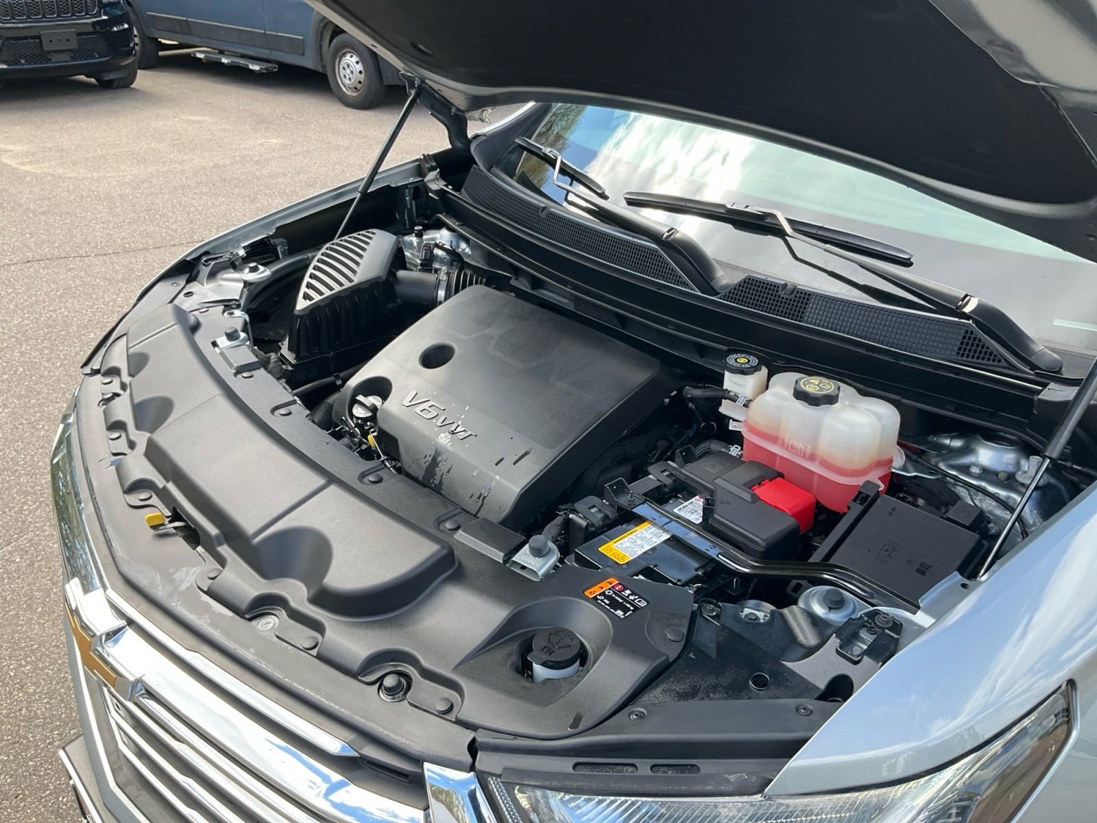 Used 2023 Chevrolet Traverse LT FWD image 21